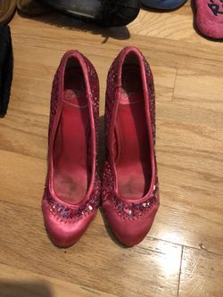 Heels women’s size 6 (pink)