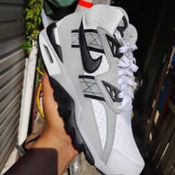 No Jackson Size 9.5 