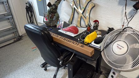 Standing gaming desk with office chair