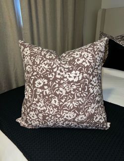 Brown floral pillow 20x20”