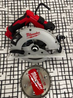 Milwaukee Brushless M18  Circular  Saw with Framing Blade