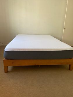 Queen Casper Mattress and Wood Frame
