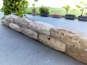 Interlocking garden pavers