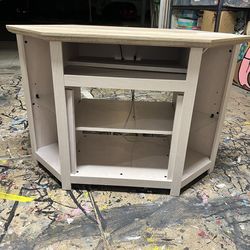 TV Holder/Entertainment Area with Electrical Power