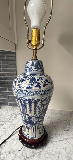 Vintage Ginger Jar Table Lamp / Chinoiserie Blue & White Porcelain/ Scenic Landscape / Wooden Base