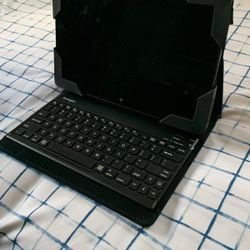 Dell Tablet 10 Inch With Blue Tooth Keyboard Case