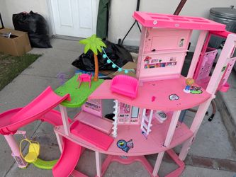 Barbie dream house