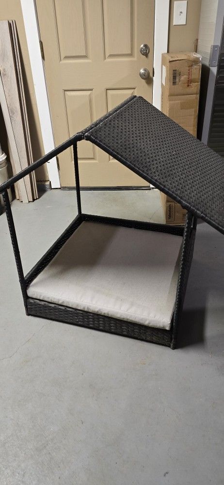 Wicker Outdoor Dog Bed