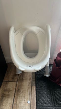Toilet seat