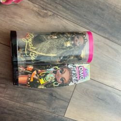 O.M.G Doll Queen Bee/ROYAL BEE adult