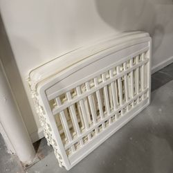 White 6-Panel Dog Playpen with Door, 61 x 61 x 24