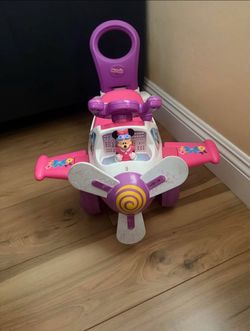 Minnie mouse Disney ride