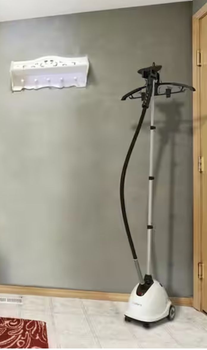 Pure Portable Rolling Clothes Upholstery Steamer Like New! 