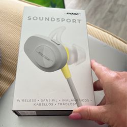Bose Soundsport wireless Headphones New in Box