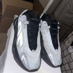 Yeezy 700