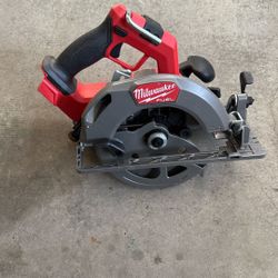Milwaukee Circular Saw 7 1/14