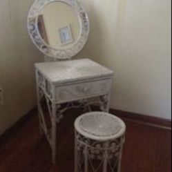 Wicker Vanity Set with Stool And Mirror 