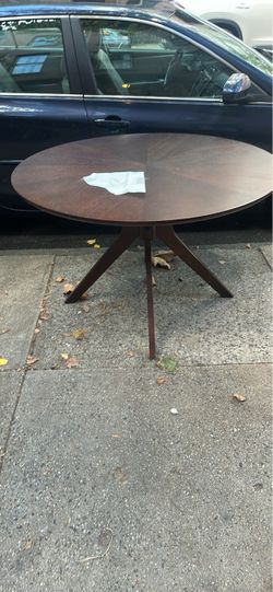 Free table Hoboken nj