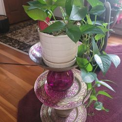 1 Of a Kind Plant Stand/Birdbath/feeder