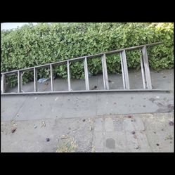 10 foot wooden ladder $30