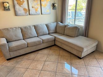 DELIVERY AVAILABLE 🚛! Beautiful Beige sectional couch from Ashley Furniture