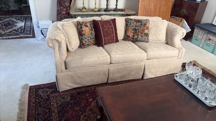 Quiet Comfy Elegance in a Sofa