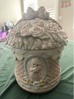 $75 Vintage Precious Moments 1995 cookie jar!