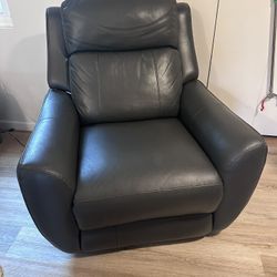 Modern Power Leather Recliner w/USB 