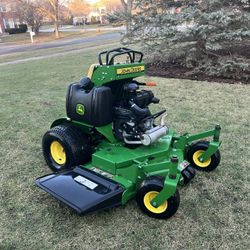 John Deere 652e Quik Trac Stander Lawn  Mower With A 22HP Kawasaki Engine