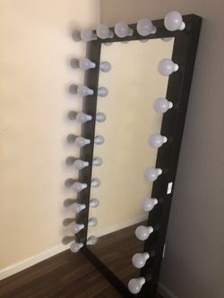 Dressing Hollywood Mirror