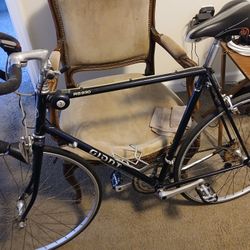 Giant RS 930 Road Bike. PERFECT CONDITION ,runs perfect