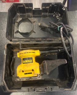 DEWALT DW411 Palm Grip Sander