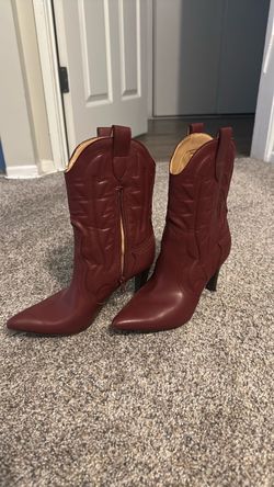 Size 6 women red heel boots