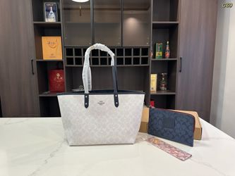 Classic logo shopping bag tote bag    