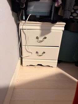 White 2 drawer dresser