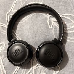 JBL Tune 670NC Adaptive Noise Cancelling Wireless On-Ear Headphones