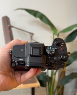 Sony a7V camera body