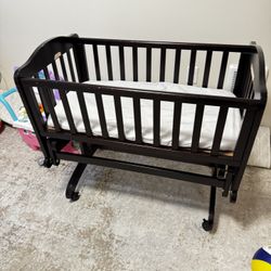Baby Crib for Sale – Wooden, Rocking with Mattress