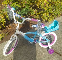 BICYCLE WITH KIDS TRAINING WHEELS ( VERY GOOD CONDITION, ADJUSTABLE SEAT, BRAKE & ACCESSORIES ) PLEASE CHECK OUT LAST PICTURES FOR LISTED PRICE