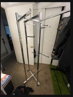 Retail Clothing Rack (Commercial Grade) W wheels