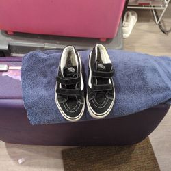 Vans SiZe 5 Big Kids 10 Dollars