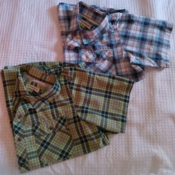Magellan Adventure Gear (2) Short Sleeve Collar Button Down Shirts Men's Size Large $20 for Both