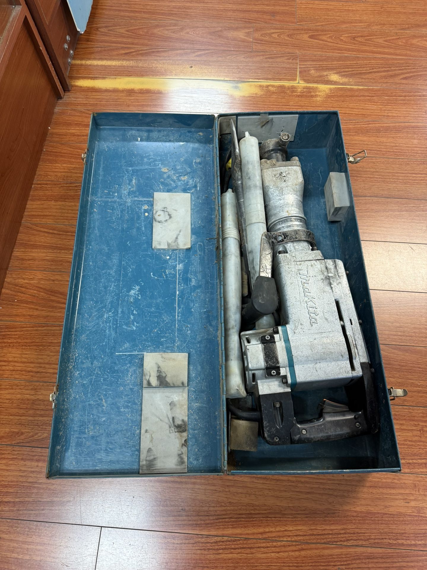 Makita Demolition Hammer 