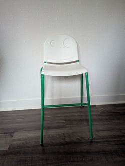Ikea Jr Chair White w Green Accents
