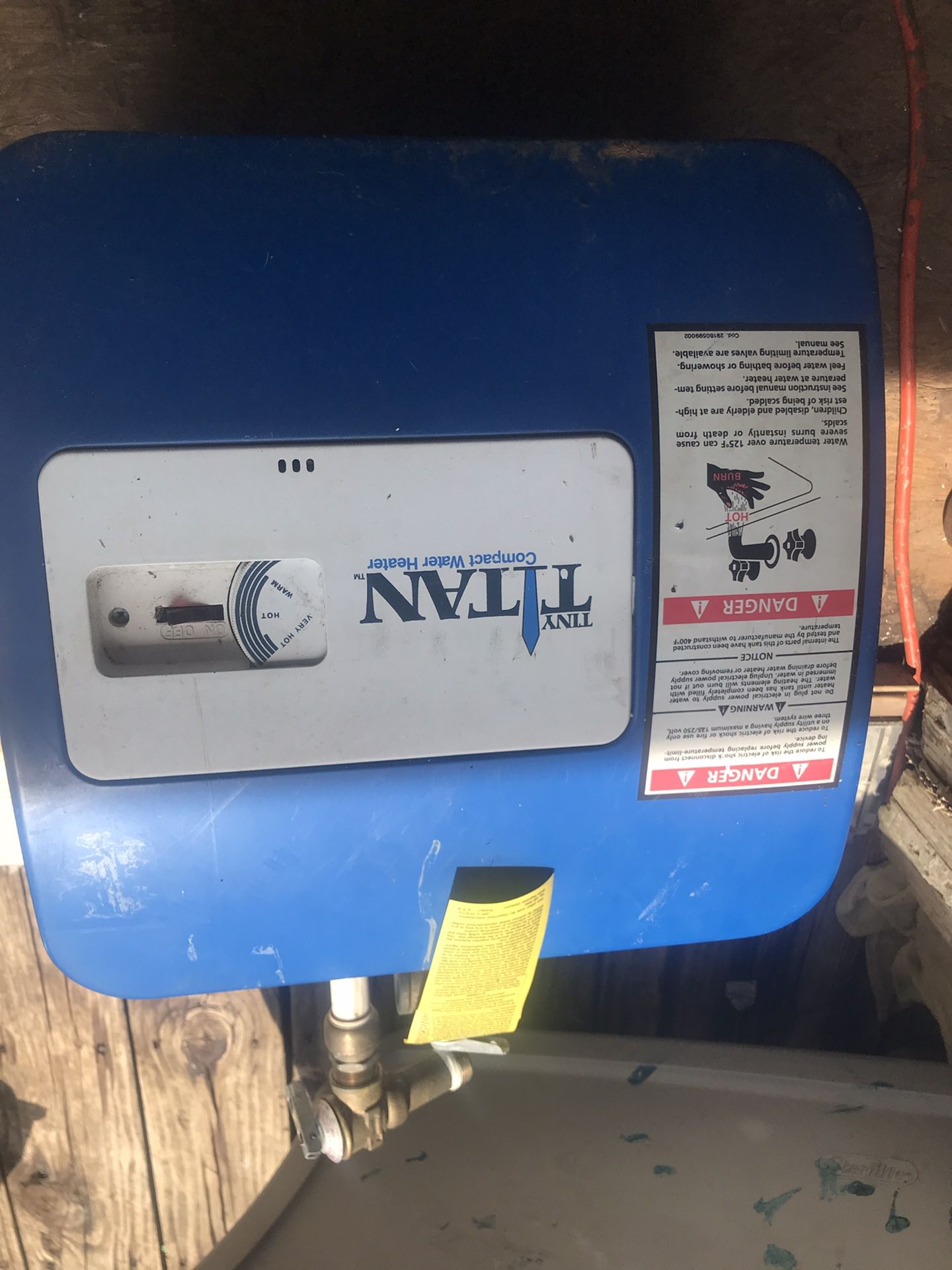 Tiny 2 1/2 gallon titan hot water heater for Sale in Smithville, TN -  OfferUp