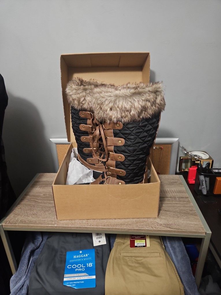 Womens Snow Boots Size 11