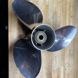 Suzuki Outboard Motor Propeller (used)