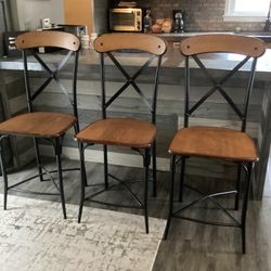 4 Counter Height  24” Seat Height 