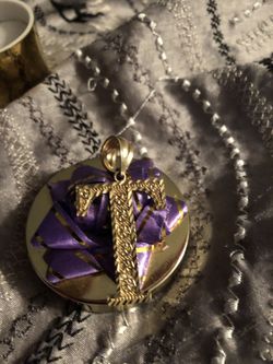 10 karat gold brand new T