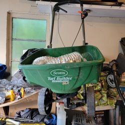 Scott's Spreader With Edge Guard 